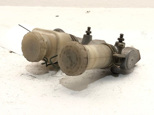 1970-1971 Nissan Datsun 240Z Brake Master Cylinder Oem Original With Reservoirs