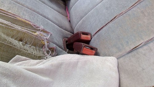 1988 Gmc Sierra 2500 Driver Left Front Seat Belt Buckle Receiver Oem Red