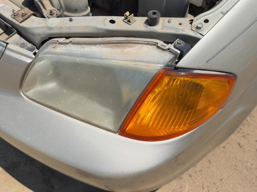 1999-2000 Mazda Protege Dx Driver Left Head Light Oem Front Lamp Bj0E51040Ap1