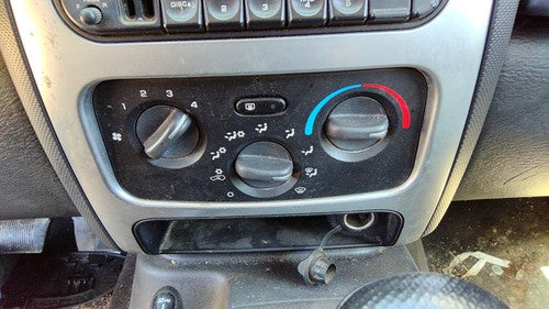 04-07 Jeep Liberty Temperature Control Module In Dash Heater Ac Head Unit Oem
