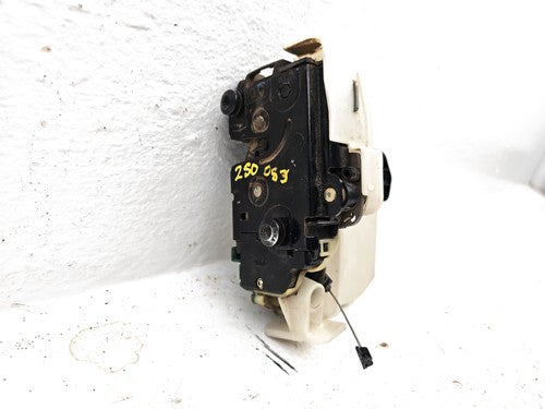 2000-2005 Vw Passat Driver Left Front Door Latch With Rods/Cables Oem