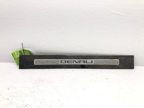 2007 Yukon Xl Denali Driver Left Lower Sill Step Trim Panel Oem
