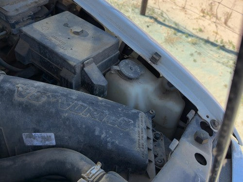 2001 Chevy S10 Blazer Windshield Washer Fluid Reservoir with Pump OEM 12362596
