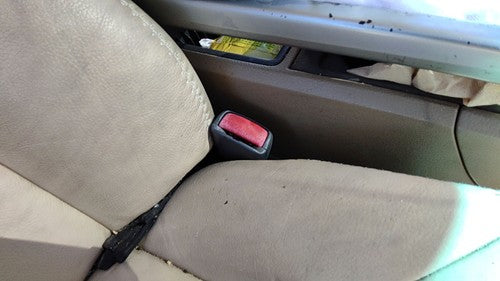 2000-04 Volvo V70 Xc Passenger Right Front Seat Belt Buckle Receiver Beige B951
