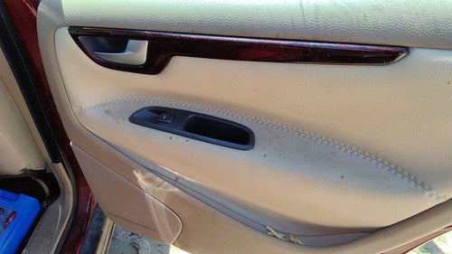 01-03 V70 Xc Passenger Right Rear Inside Door Trim Panel Wth Switches Back Beige