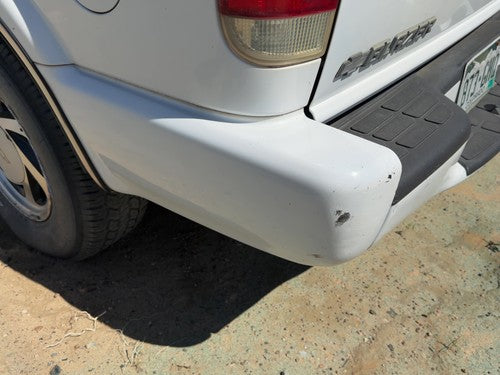 1998-2005 Chevy S10 Blazer Driver Left Rear Bumper End Cap OEM 12472163
