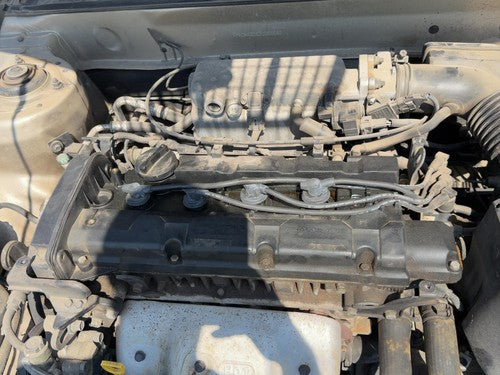 2001-2002 Hyundai Elantra Valve Cover Oem 2.0L 2240023510