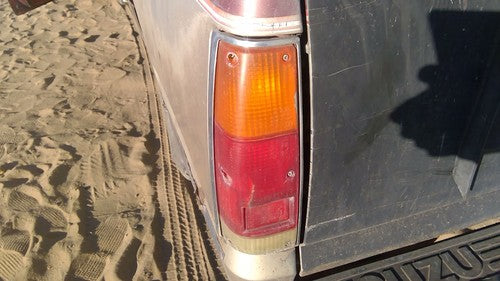 1981-1987 Isuzu Pup Pickup Driver Left Tail Light Brake Lamp Oem Rear 94218842