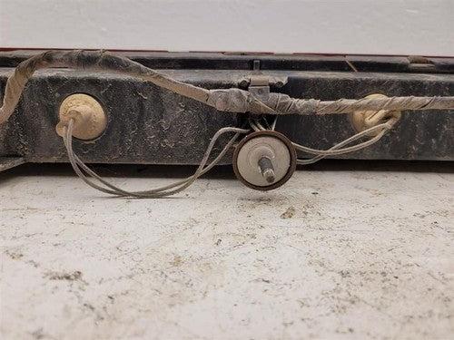 1990-1992 Oldsmobile Toronado Complete Tail Light Assembly Brake Lamp Back Trunk