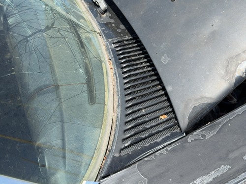 80 Mercedes 450SL 107 Passenger Right Windshield Wiper Cowl Vent Trim Panel OEM