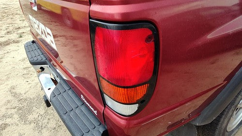 1998-2000 Mazda B2500 Passenger Right Tail Light Brake Lamp Oem Rear Zzm051150p1