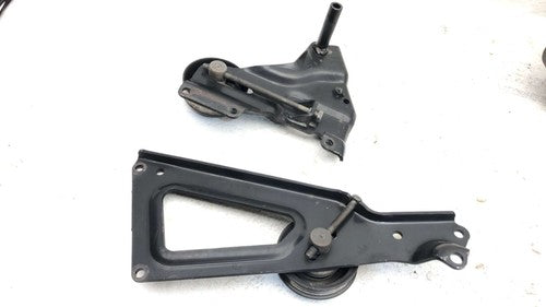 00-04 Xterra Belt Tensioner Ac Bracket Power Steering Bracket Hardware Oem 3.3L