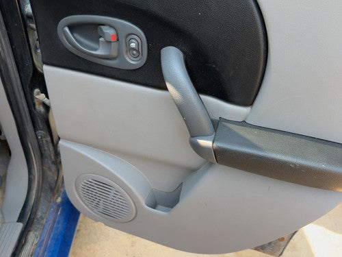 04-05 Vue Redline Passenger Right Rear Door Trim Panel Switches Back Gray 17D