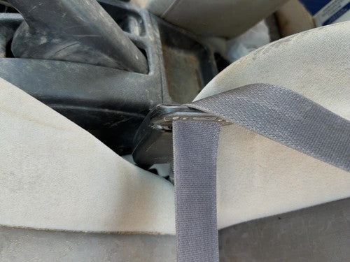 2005-2010 Chevy Cobalt Driver Left Front Seat Belt Buckle Receiver Oem Gray 14B