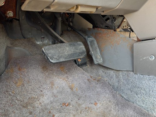 1985-1988 Nissan Maxima Gas Pedal Assembly Oem Accelerator 4Dr Sedan
