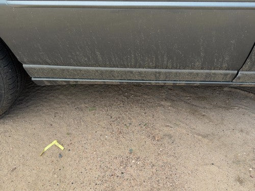 98-04 Seville Passenger Right Rear Moulding From Door Back Lower Sedan Thunder G