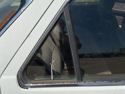 86-89 Accord Lx Passenger Right Rear Vent Window Back Door Glass With Frame Oem