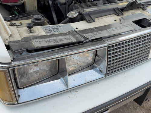 1985-1986 Oldsmobile 98 Complete Header Panel Assembly Oem White 22527190