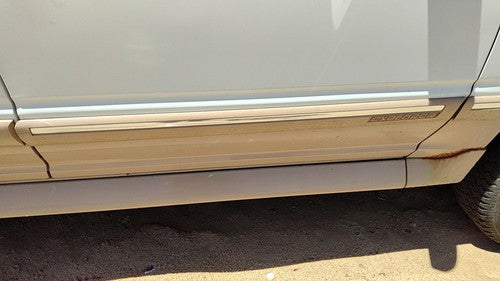 1993 Ford Explorer Passenger Right Front Moulding From Door Oem Trim Strip White
