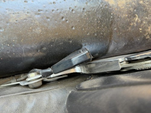 1980 Mercedes 450Sl 107 Driver Left Front Seat Belt Buckle Receiver Oem Black