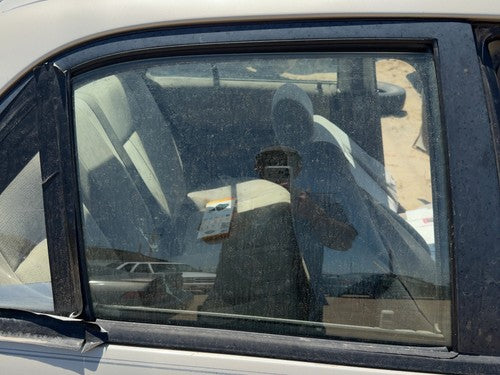 1999-2003 Mazda Protege Dx Passenger Right Rear Side Window Door Glass Oem Back