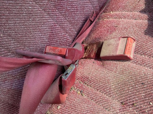 1991 Dodge Dakota Passenger Right Front Seat Belt Buckle Receiver Oem Red