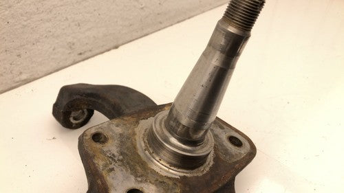 64-66 Thunderbird Coupe Passenger Front Spindle Steering Knuckle With Wheel Hub