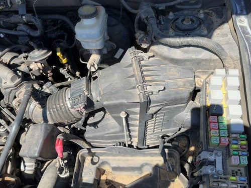 05-07 Escape Complete Air Intake Cleaner Filter Box Housing With Tube Oem 3.0L