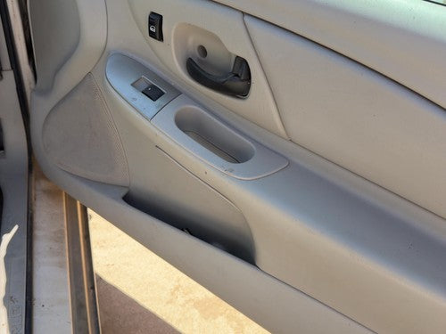 06-07 Monte Carlo Passenger Right Front Door Trim Panel With Switches Gray 832