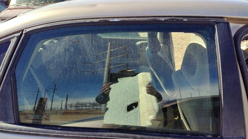 2000-2005 Chevy Impala Passenger Right Rear Side Window Door Glass Oem Back