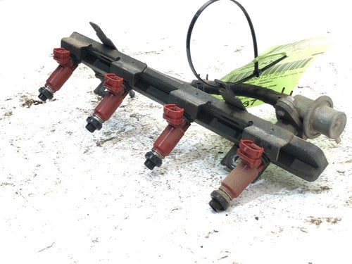 1998-2001 Geo Metro Complete Fuel Rail With Injectors Set Oem 1.3L 91173903