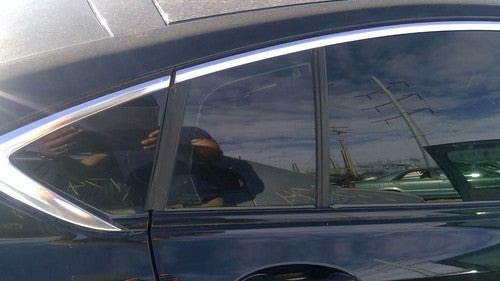2018-20 Regal Passenger Right Rear Vent Window Small Back Door Glass With Frame