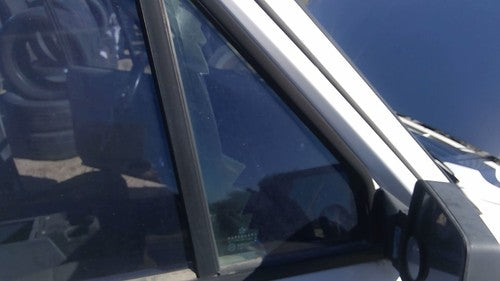 84-96 Cherokee Xj Passenger Right Front Vent Window Small Door Glass With Frame