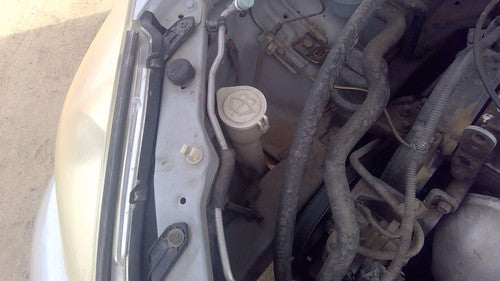 2002-2006 Mitsubishi Lancer Windshield Washer Fluid Reservoir With Pump Oem