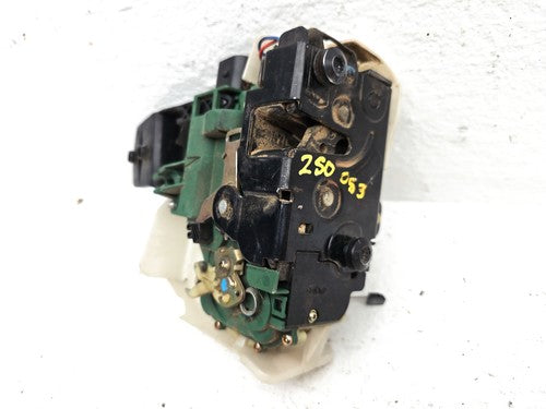 2000-2005 Vw Passat Driver Left Front Door Latch With Rods/Cables Oem