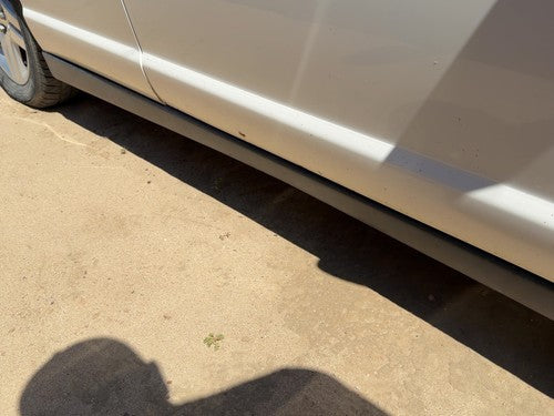 00-07 Monte Carlo Passenger Right Lower Rocker Panel Moulding