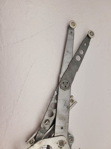 1995-1997 Jaguar Xj6 Passenger Right Front Window Regulator With Motor Oem