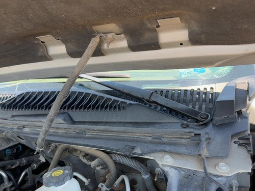 2003-2006 Chevy Suburban 1500 Driver Left Windshield Wiper Arm Oem Blade Lever