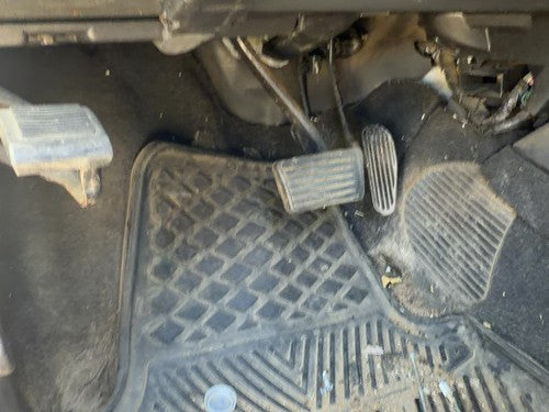 2001 Chevy S10 Blazer Brake Pedal Assembly OEM 4.3L Automatic 4x4