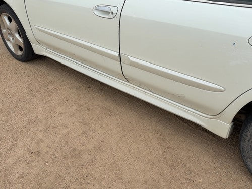 2000 Infiniti I30 Driver Left Lower Rocker Panel Moulding Oem White 768532Y607