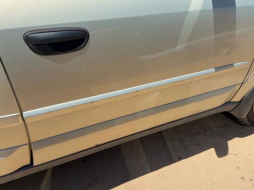 05-09 Legacy Outback Passenger Right Front Upper Moulding From Door Oem Gold 9J