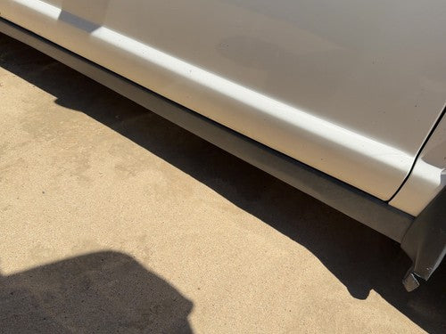 00-07 Monte Carlo Passenger Right Lower Rocker Panel Moulding