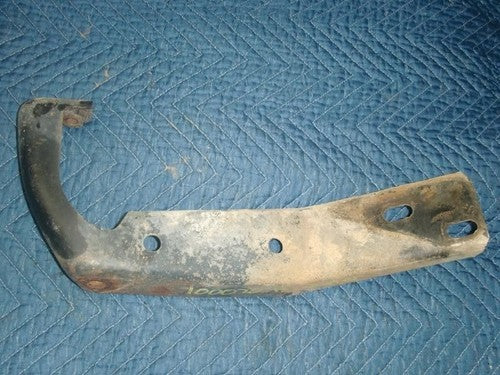 1988 Chevy Silverado 2500 Passenger Right Front Outside Bumper Mount Bracket