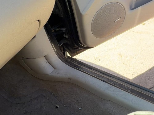 2006-2011 Chevy Impala Passenger Right Lower Kick Trim Panel Oem Neutral 522