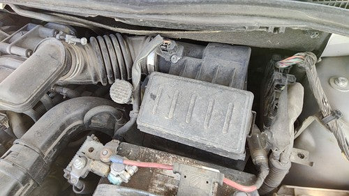 07-10 Versa Complete Air Intake Cleaner Filter Box Housing With Tube Oem 1.8L