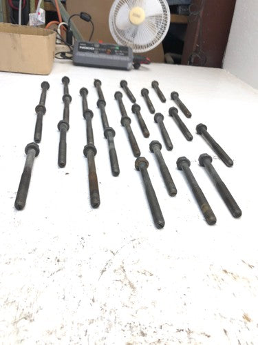 2003 03 Freightliner Set Of 26 Head Bolts Oem 5.9L Cummins 6Bt