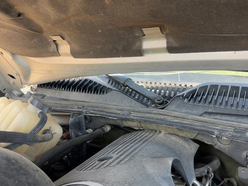 03-06 Chevy Suburban 1500 Passenger Right Windshield Wiper Arm Oem Blade Lever