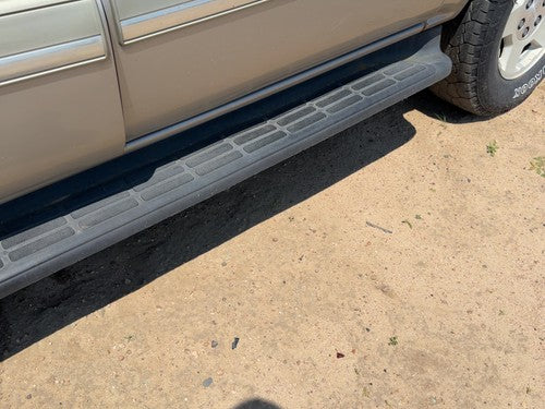 2001-2006 Chevy Suburban 1500 Driver Left Running Board Side Step Oem 4X4