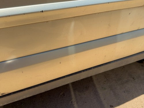 05-09 Legacy Outback Passenger Right Front Lower Moulding From Door Oem Gold 9J