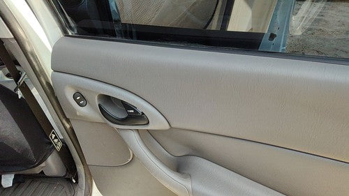 00-03 Focus Station Wagon Passenger Right Rear Inside Door Trim Panel Switches